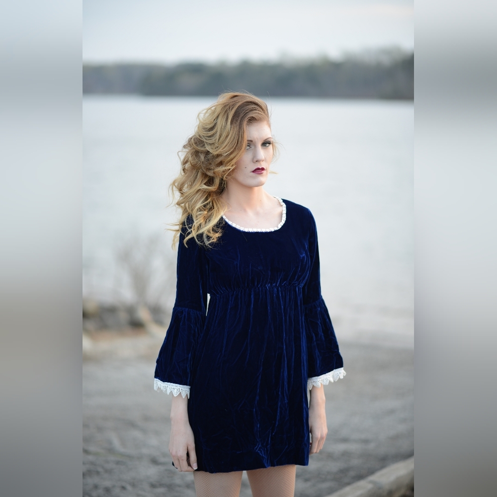 Vintage 70s Midnight Blue Velvet Boho Mini Dress M